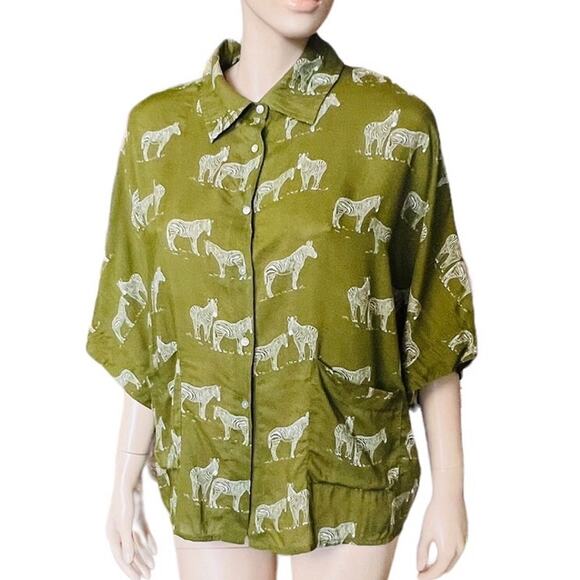 NEW MDM Top Animal Print Zebra Green Shirt Blouse Size Large Short Sleeves - Picture 7 of 13